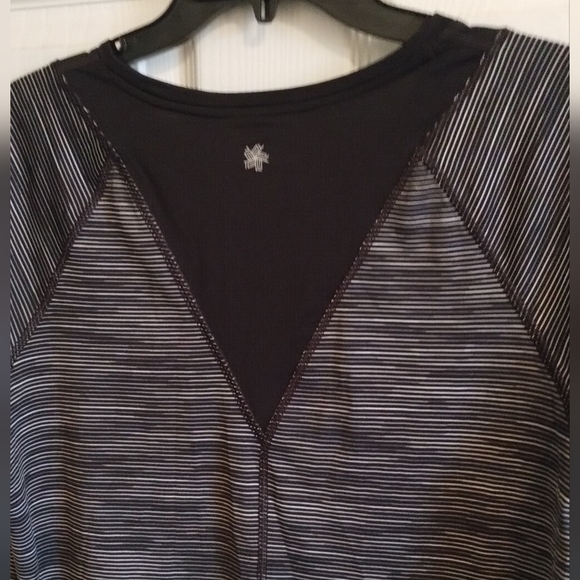 Tek Gear Nylon Like Top - Picture 8 of 10